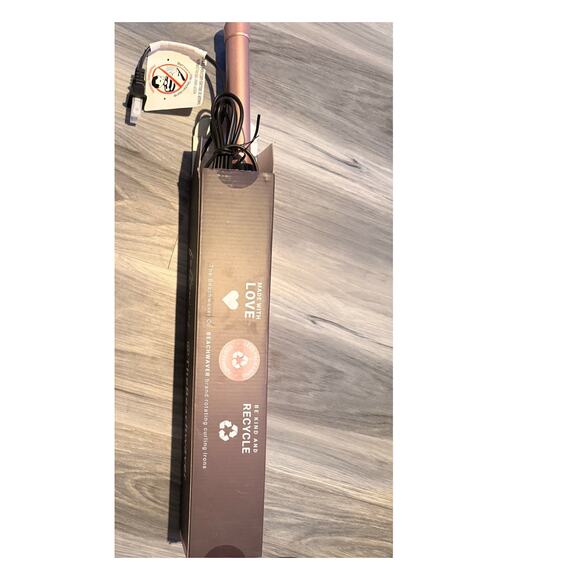 New Beachwaver B1 Rotating Curling Iron in Midnight Rose - Picture 2 of 6